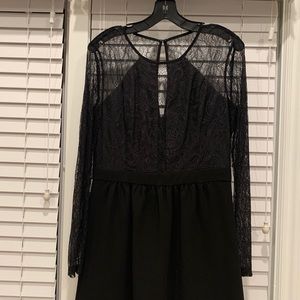 Short black lace dress with long sleeves ( BCBG)
